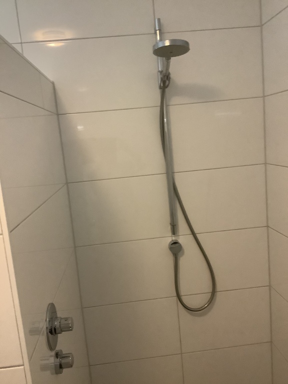 Separate shower in badroom