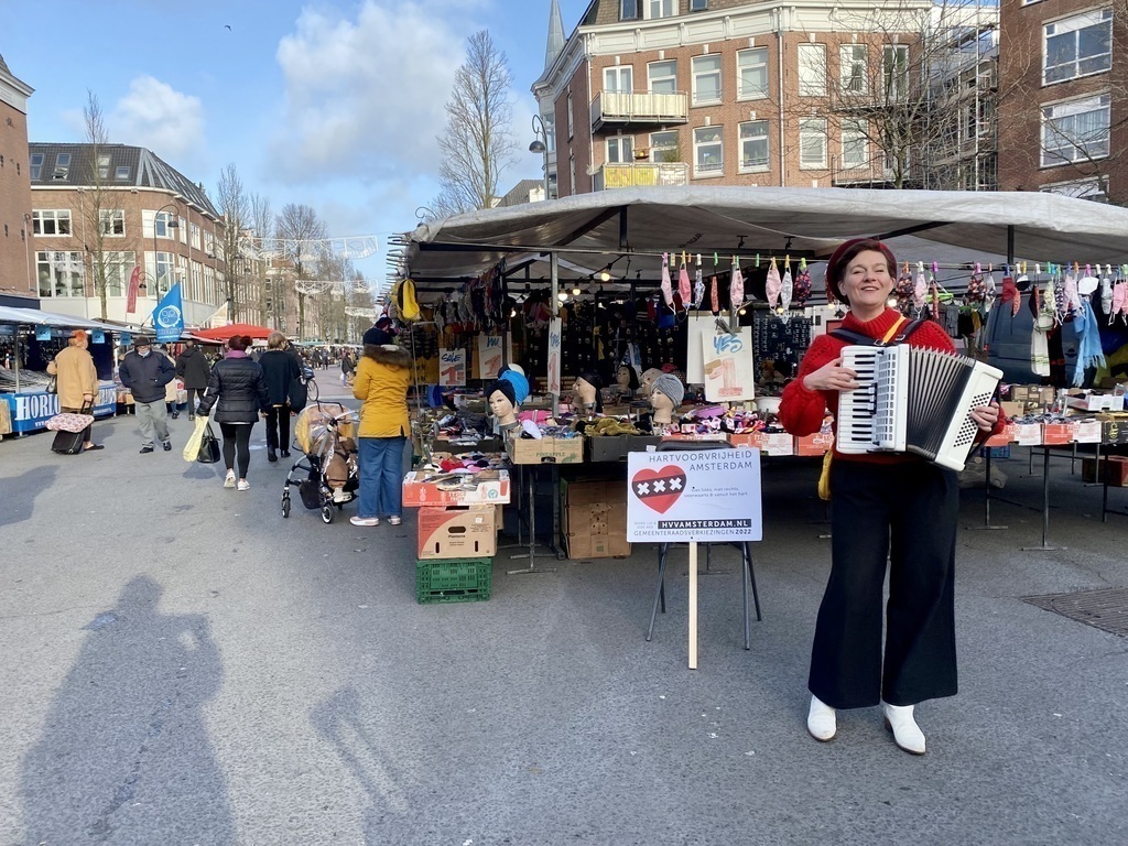 daily market round the corner