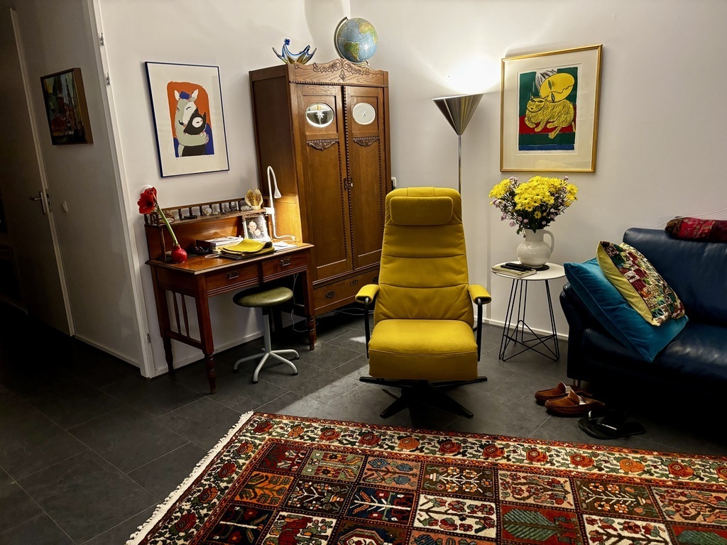 they call it mellow yellow; living with desk and recliner