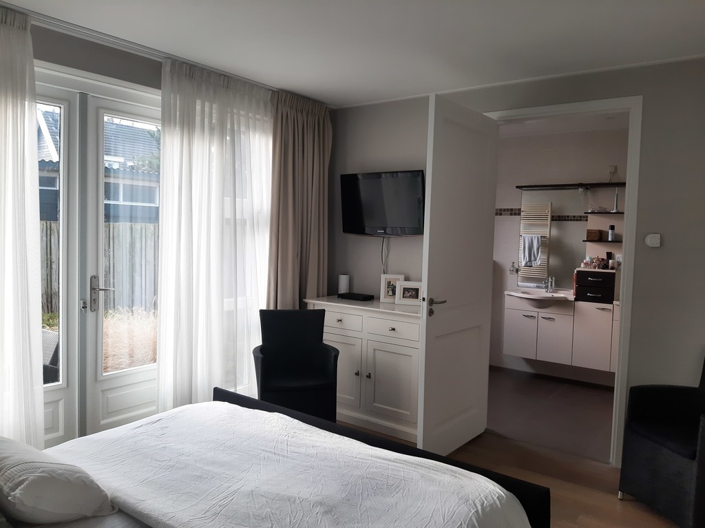 master bedroom / bathroom