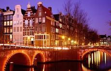 Amsterdam by night