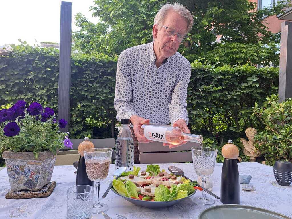 Etentje op priveterras