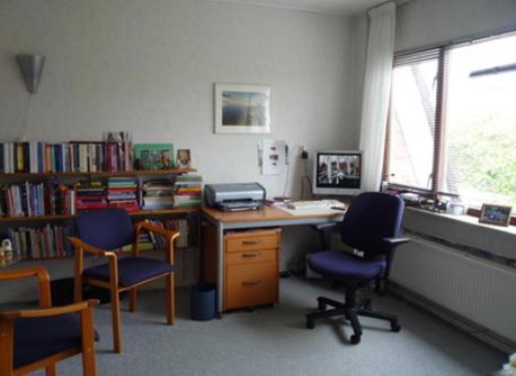 My study with wifi, (old) pc and printer