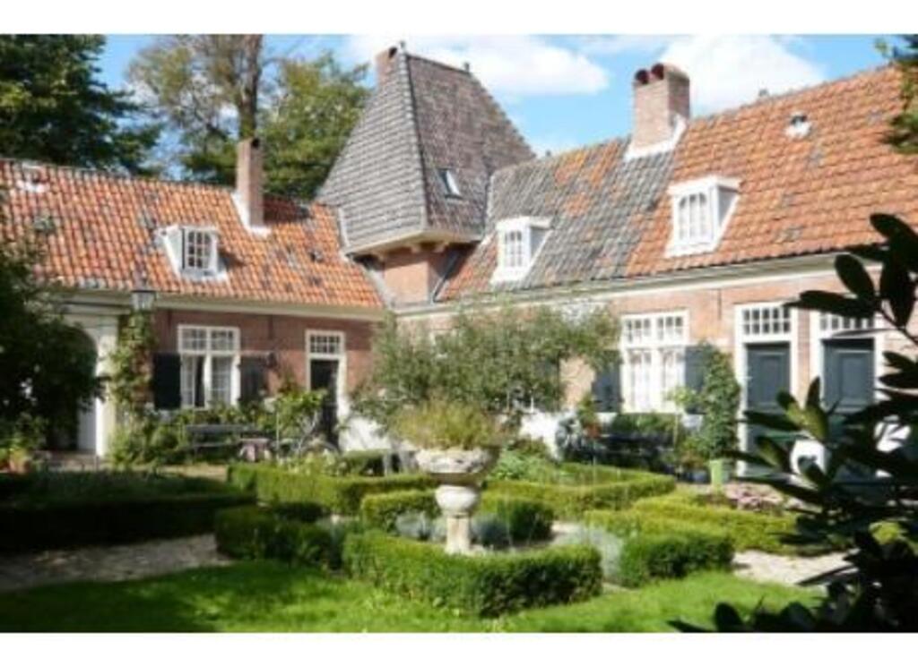 One of many 'hofjes' in Haarlem