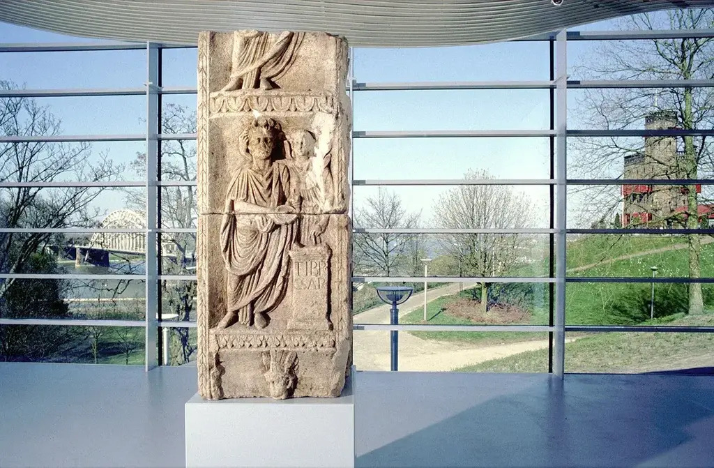 Roman history at the Valkhof Museum in Nijmegen (18 km)  