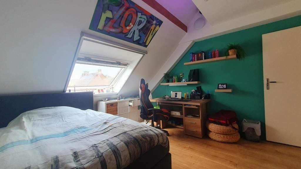 Floran's bedroom (with 140 x 200 cm bed)