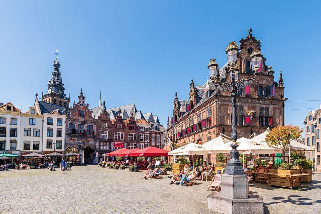 Nijmegen, the oldest city in the Netherlands (20 km)