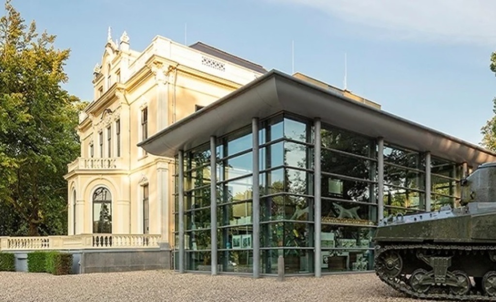 Airborne Museum about the Second World War and Battle of Arnhem (42 km) 