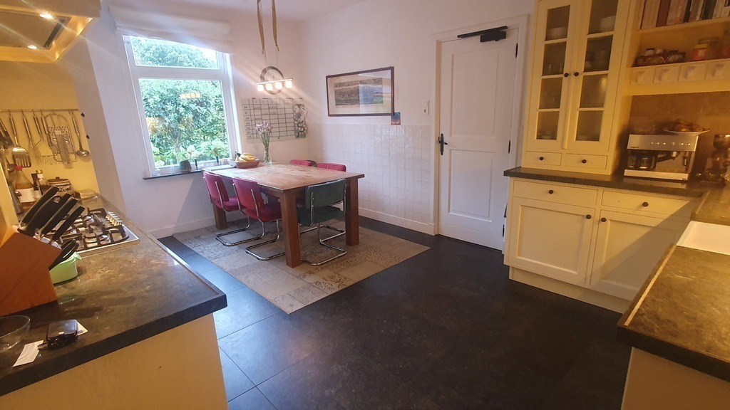 Kitchen, with large dining table