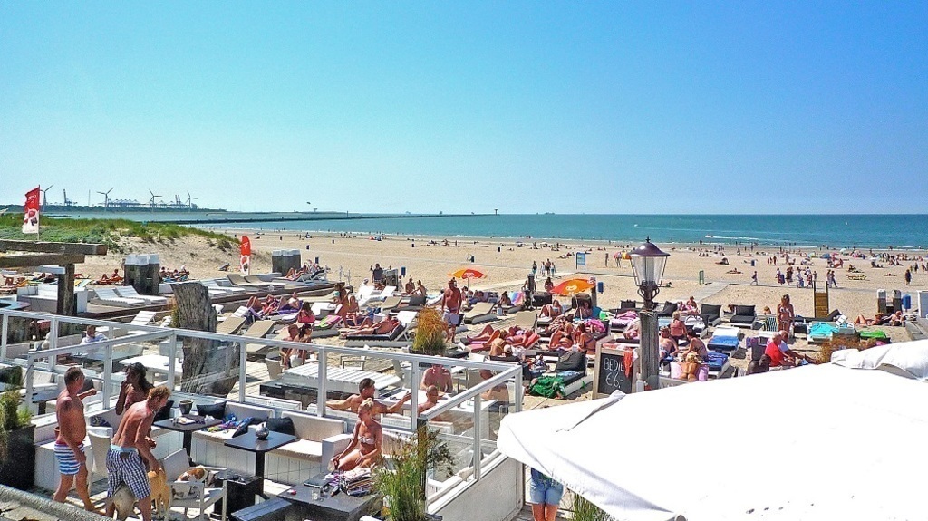 Hoek van Holland beach (30 minutes driving)