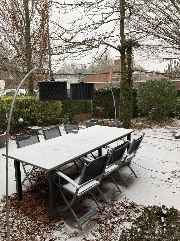 Achtertuin/terras bungalow
