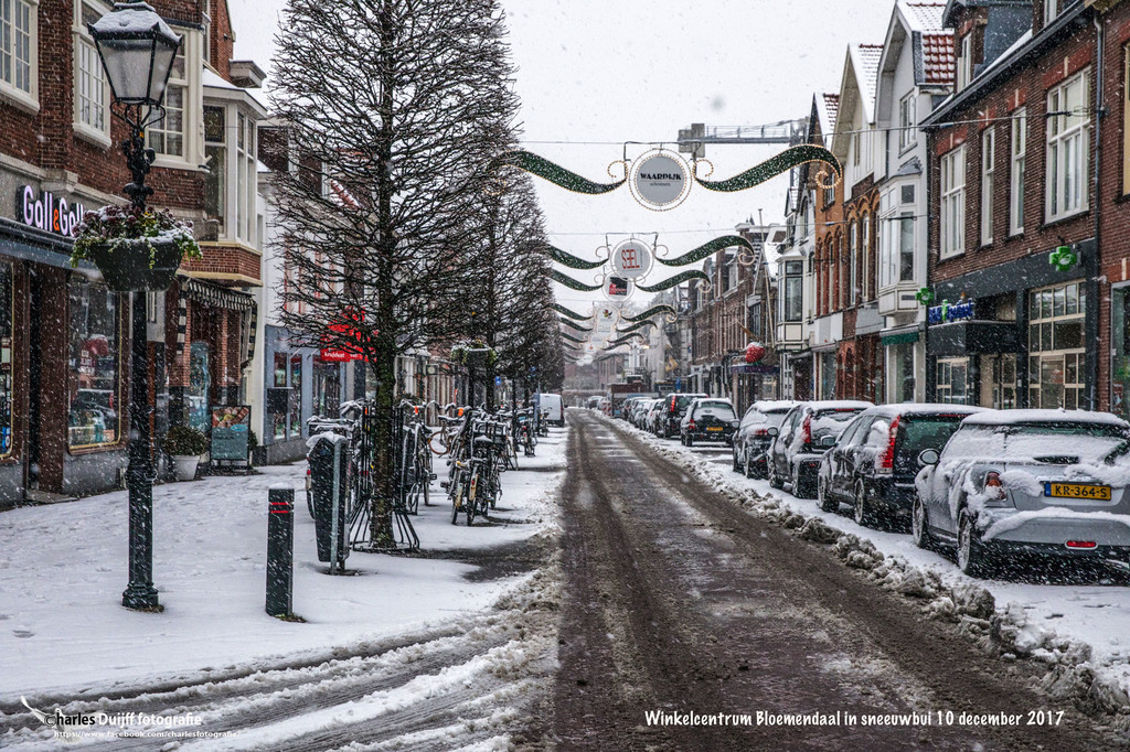 Bloemendaal down town in the winter
