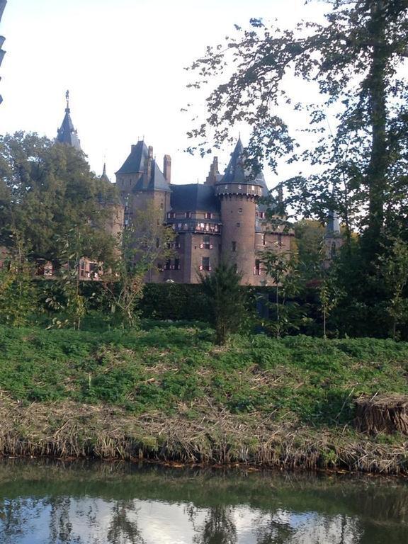 Castle Haarzuilens 30' away, one of the most interesting in The Netherlands