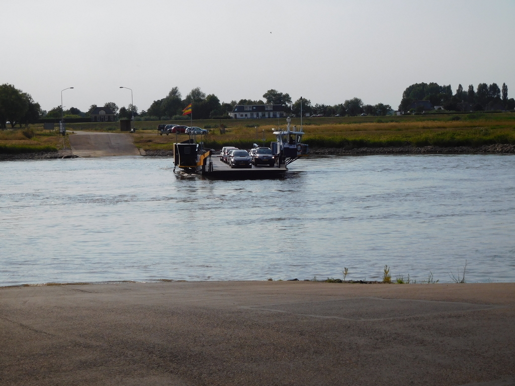 Ferry from Olst naar Welsum over the IJssel