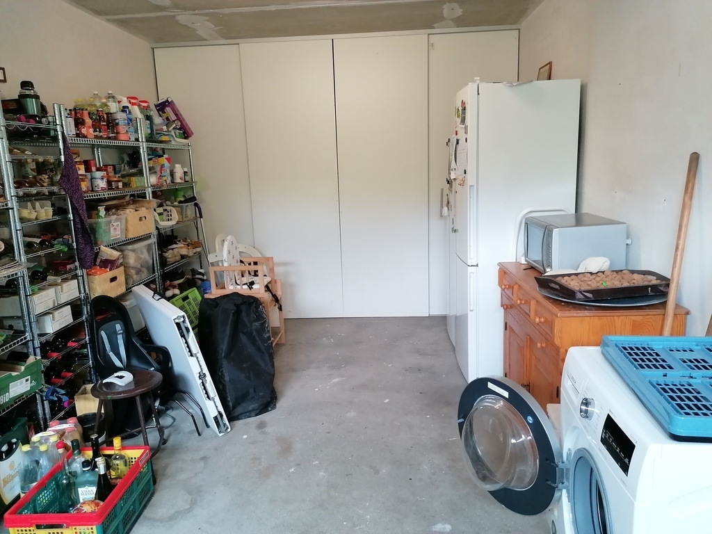 Garage with Freezer, rear bicycle seat, 1 high chair
