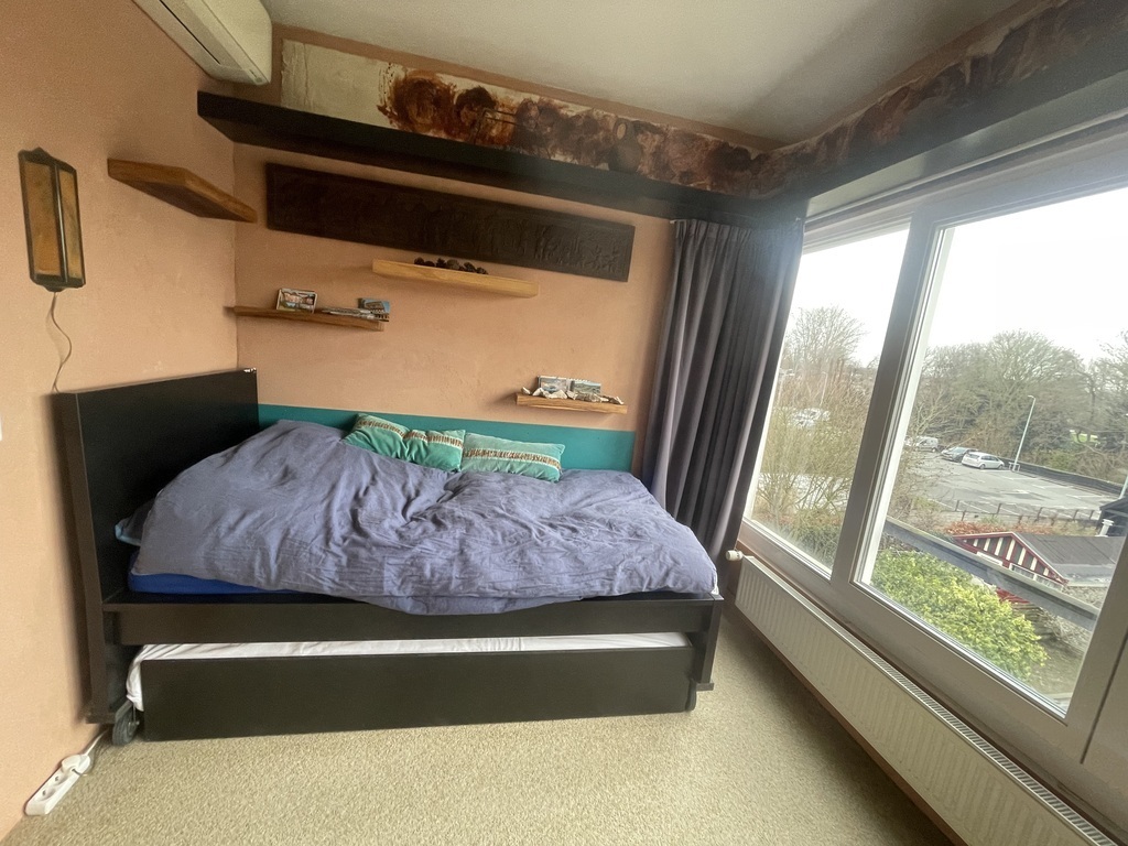 Bedroom, second floor, single bed with second sliding bed