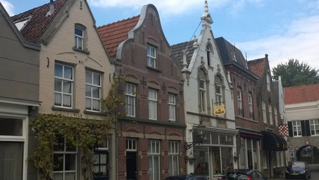 Ravestein, 18 km away