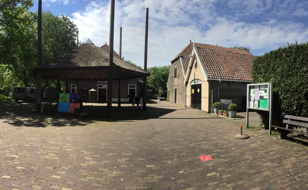 Children’s farm (400 m)