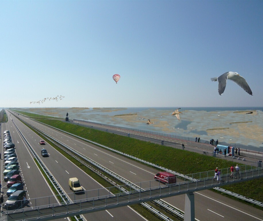 Only 1 hour by car, you can bring a visit to the 'Afsluitdyk' 