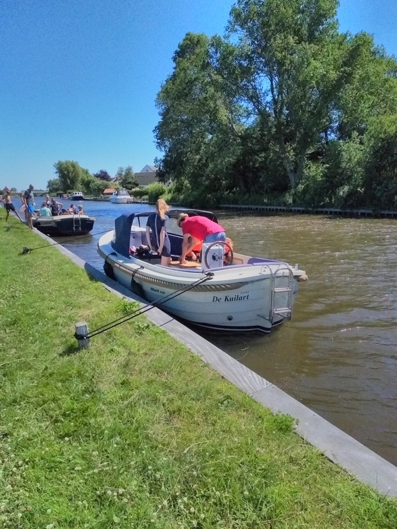 Rent a boat and explore the lake district (2019)