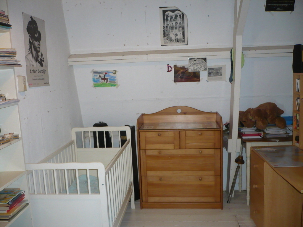 Fourth floor, backside room