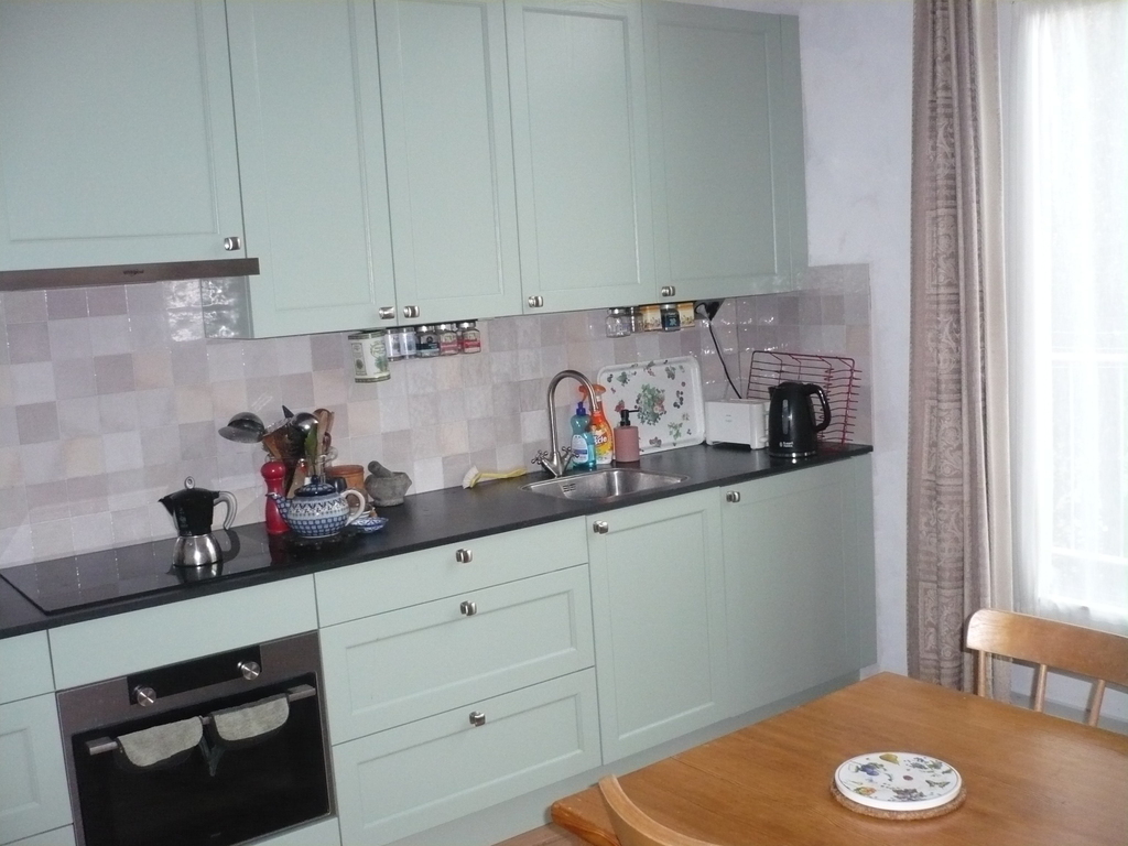 Third floor, living room & kitchen