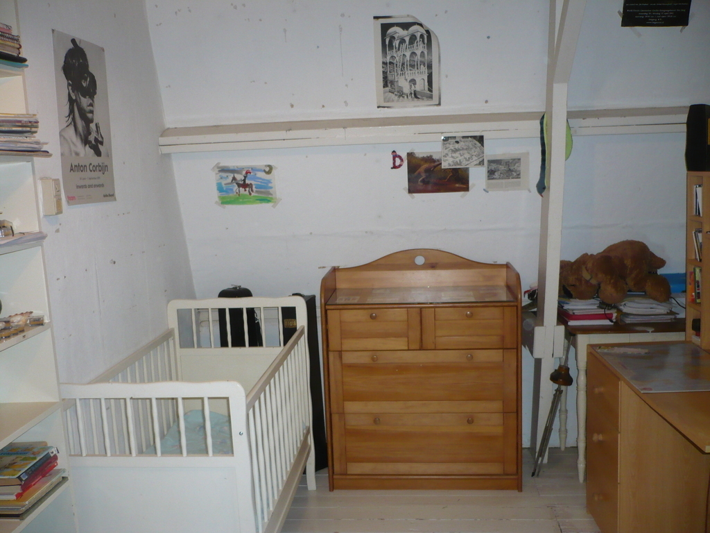 Fourth floor, backside room