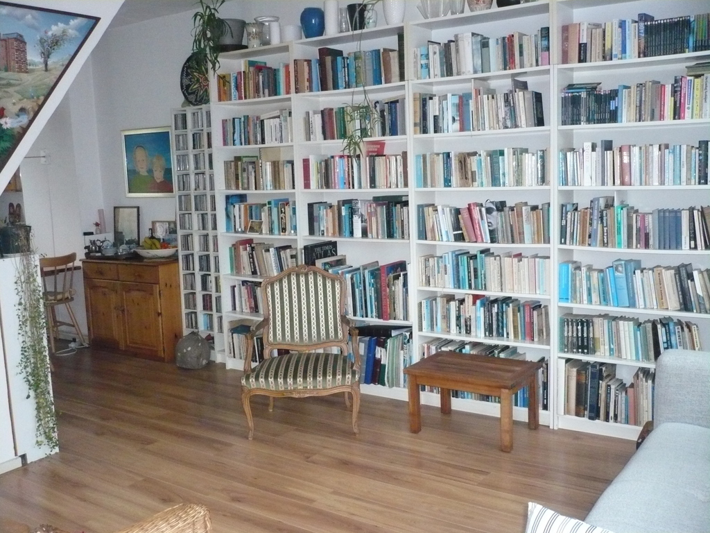 Third floor, living room & kitchen