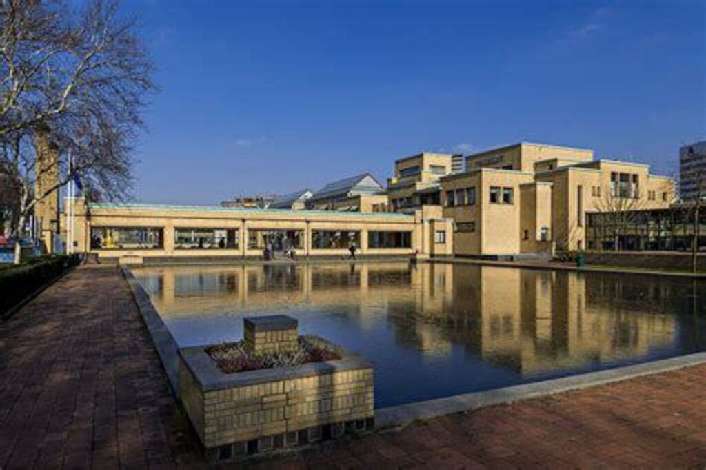 Kunstmuseum + Museon + Omniversum, 1.5 km