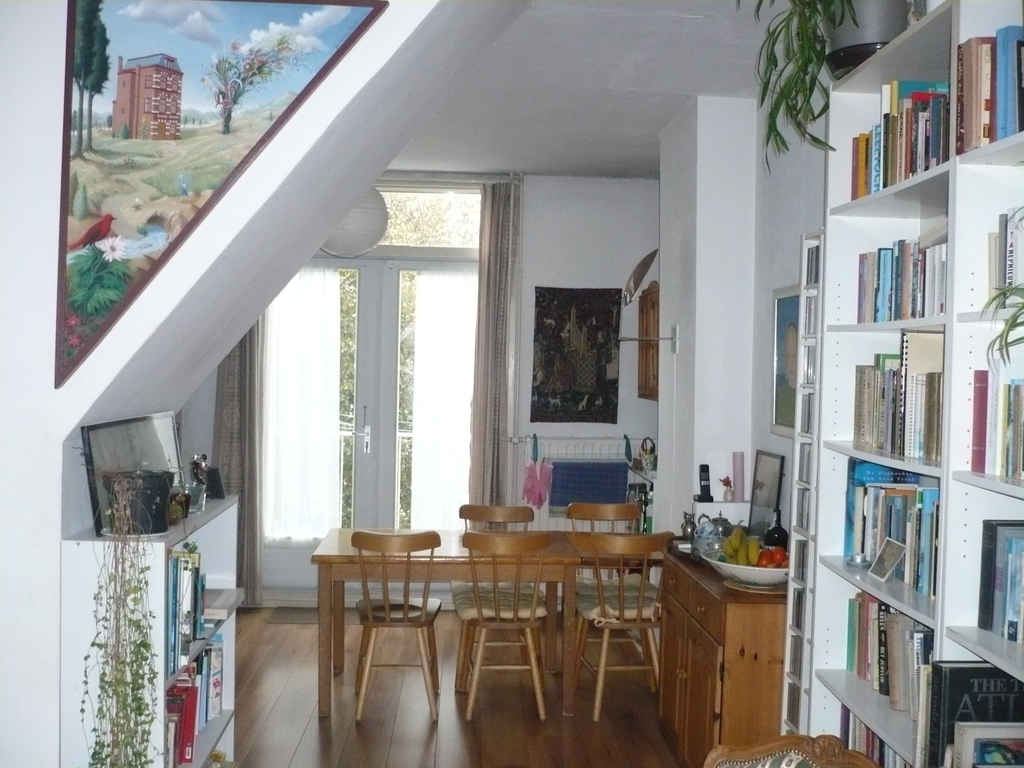 Third floor, living room & kitchen