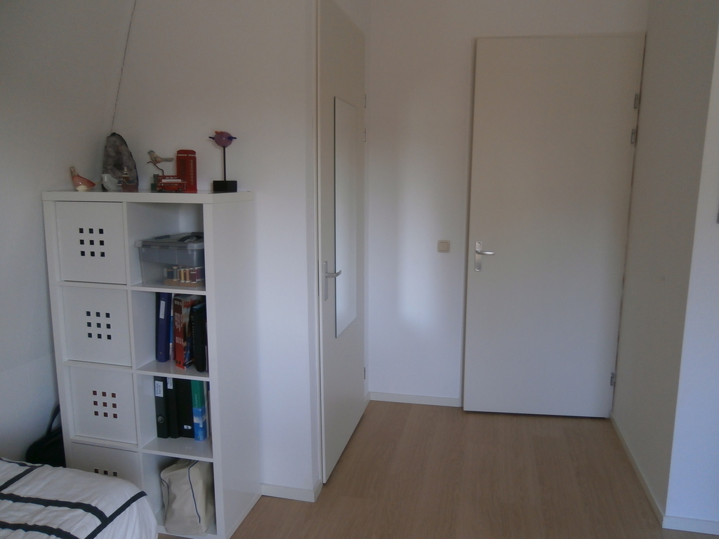 kantoor/logeerkamer 1e verdieping