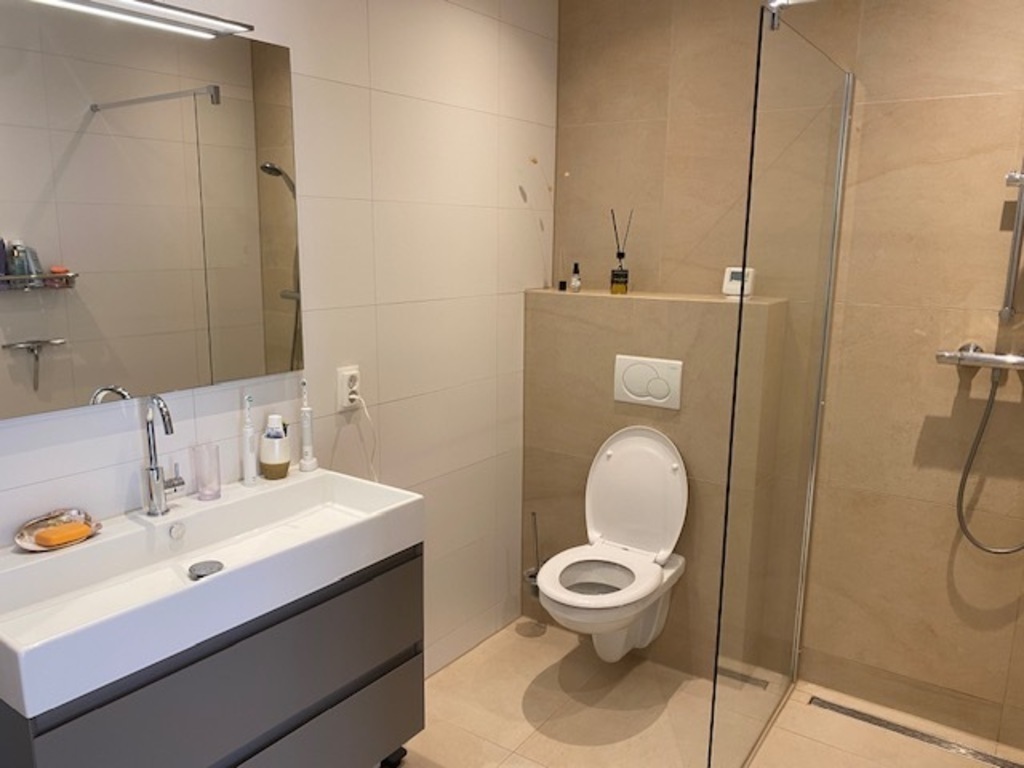 Bathroom ground floor