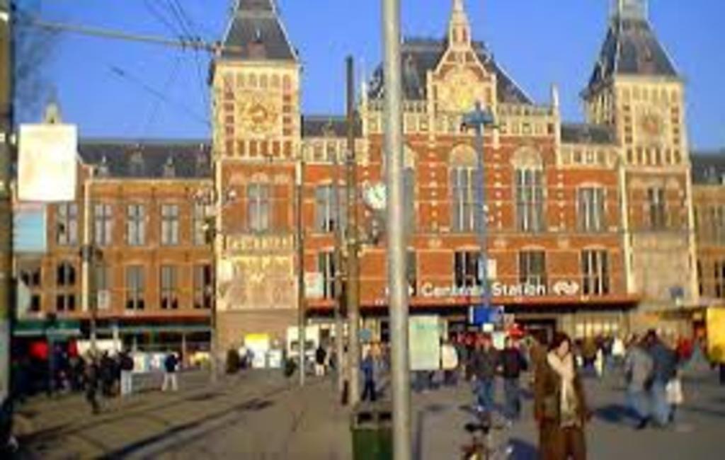 Central Station 5 min away