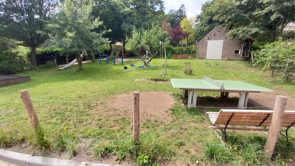 Right next to hour house there is a nice playground with a table tennis table which we use very often and is highly recommended.