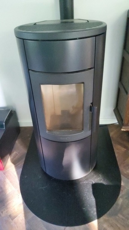 Comfy heater, operates on woodchips