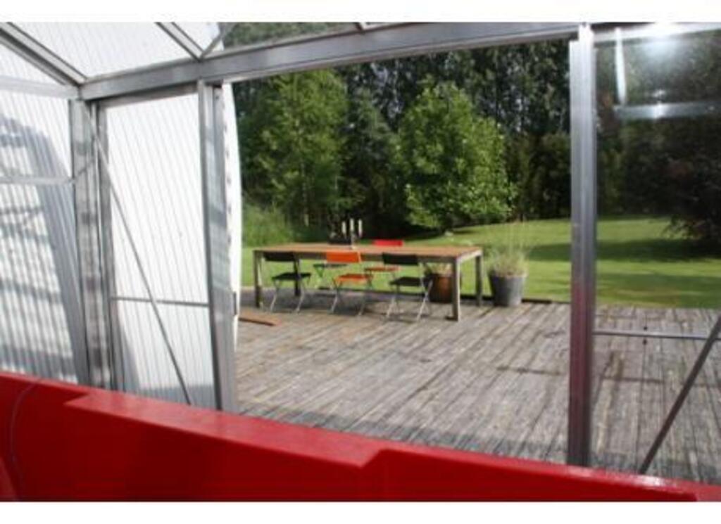 garden view from the bath