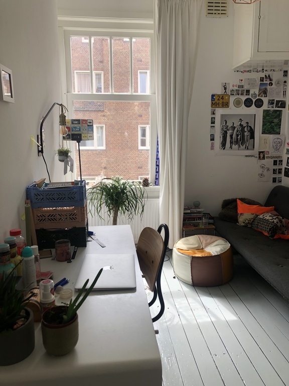 room 1 daughter / 'living'