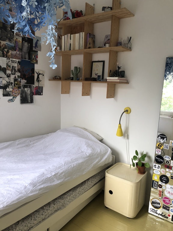 room 2 daughter / bedroom