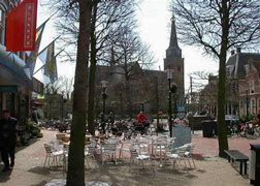 Hillegom shopping street and square