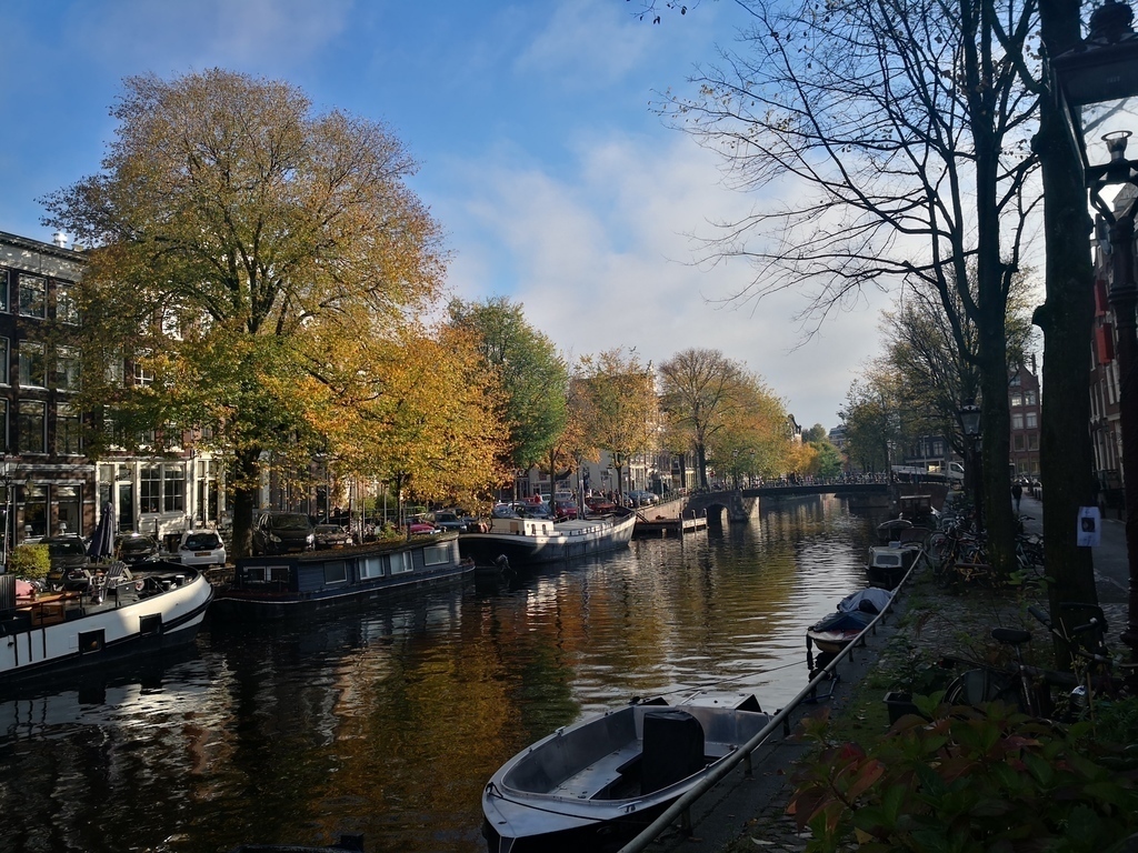 Amsterdam (19 km)