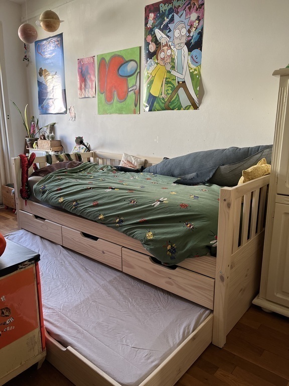 drawer bed for extra person