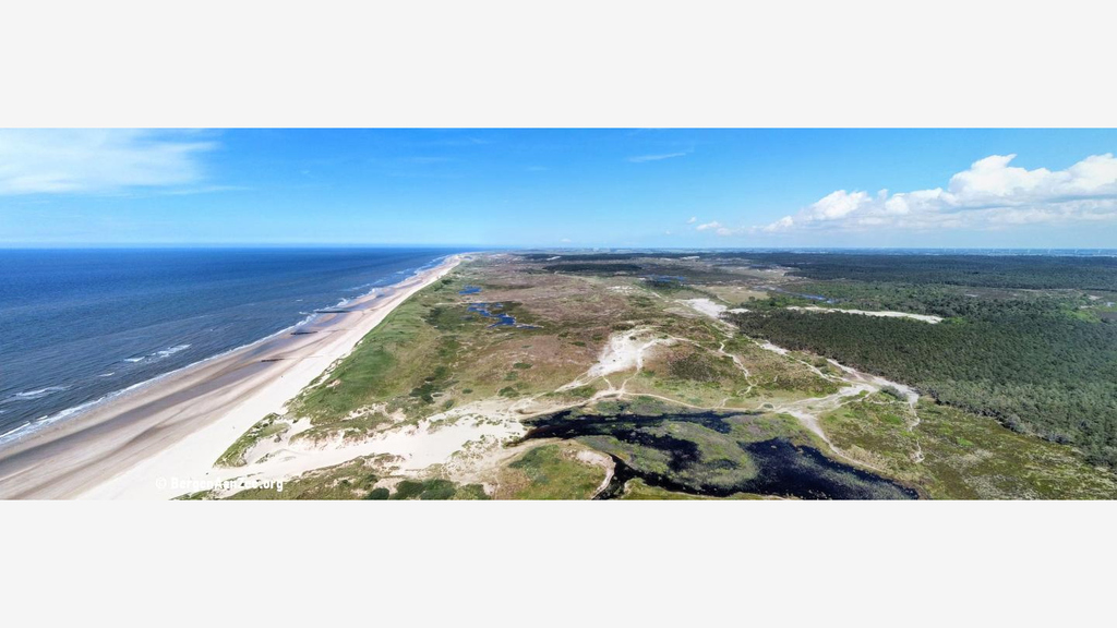 Schoorl Beach, 10-15 minutes cycle