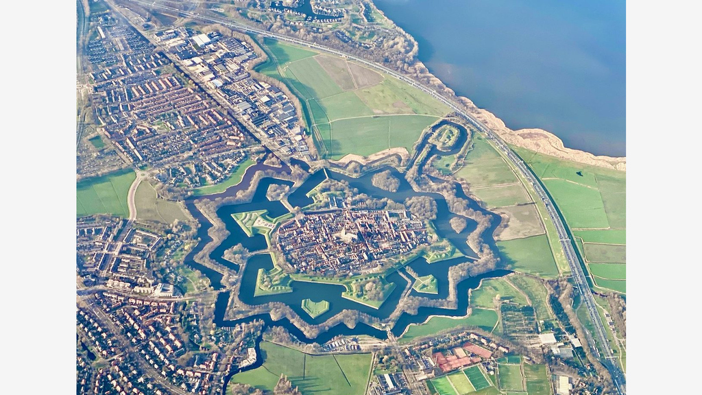 Naarden Vesting, 50 minutes drive
