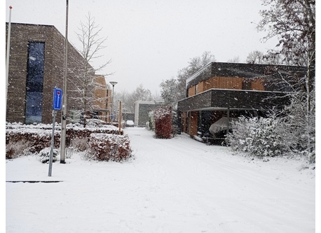 huis in de sneeuw
