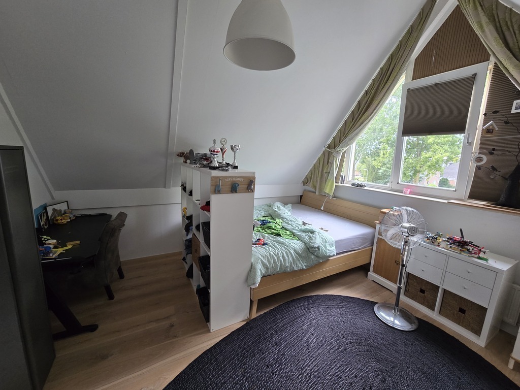 Zolder tweede slaapkamer 