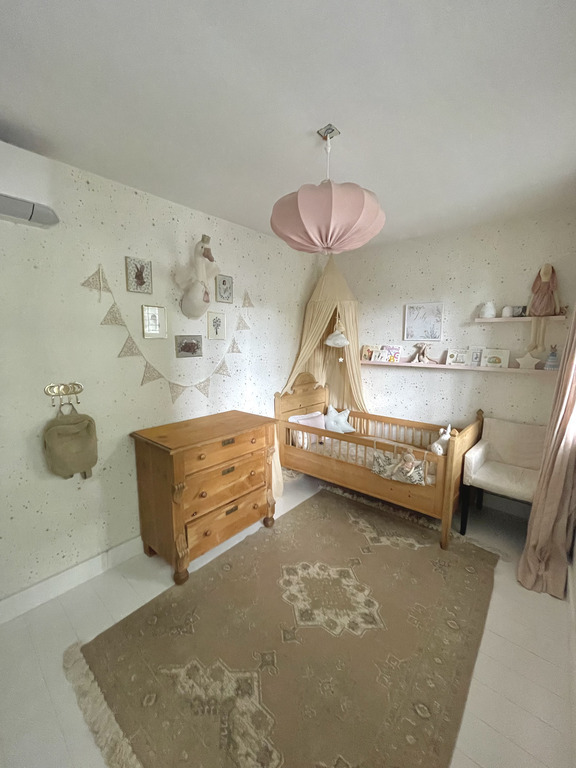 Our daughter's bedroom. Bed is suitable for 2-7 y/o children.