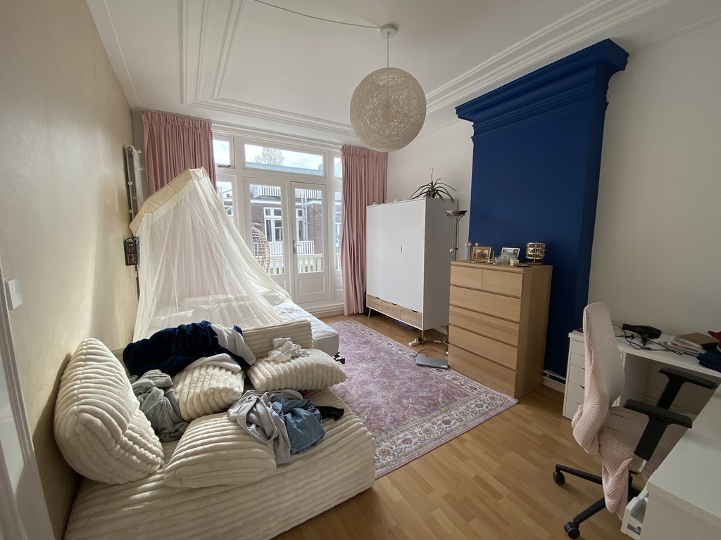 Slaapkamer 1 aan de achterzijde van het huis