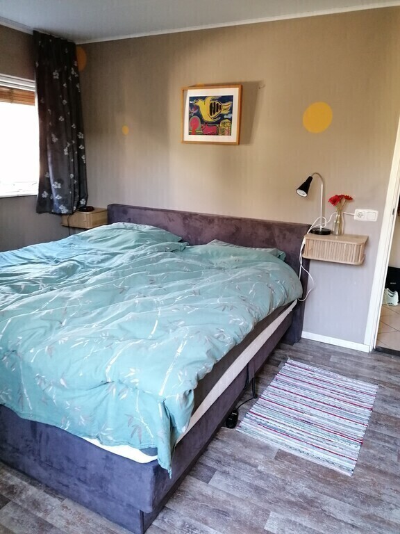 bed 180x200  with mosquitonet  now