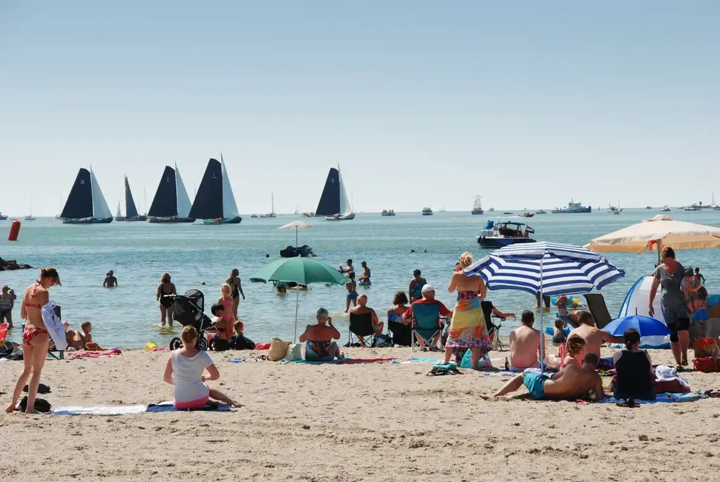 Lemmer beach with the typical skûtsjes.