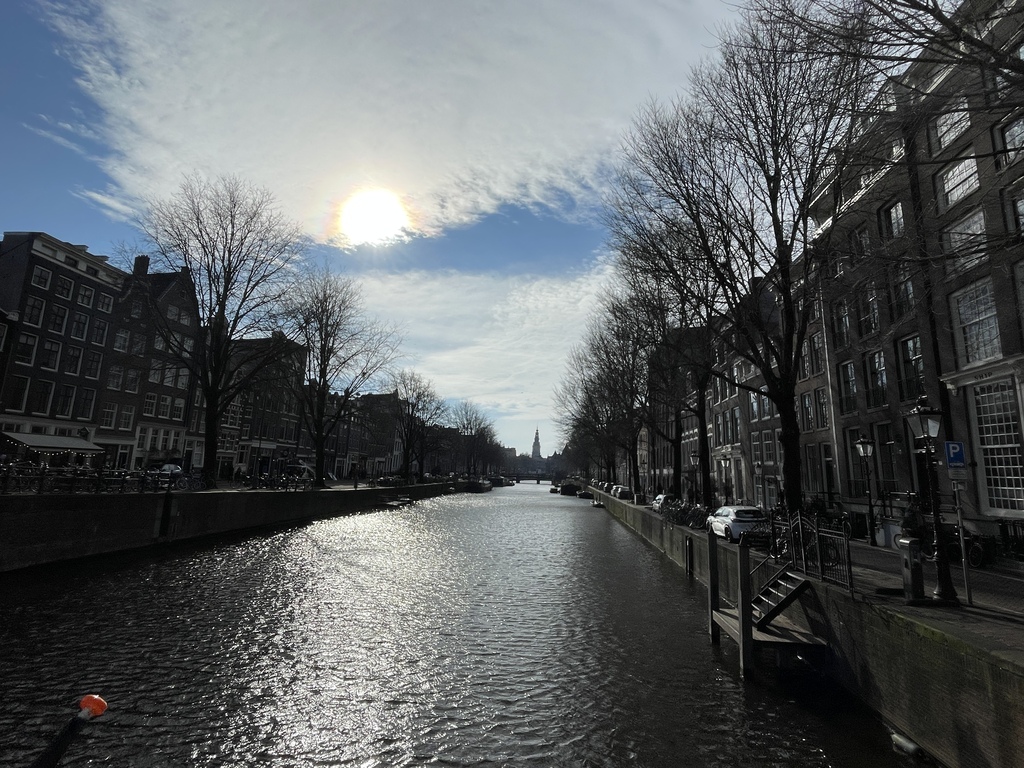 Amsterdam is 30 mins away by train or car